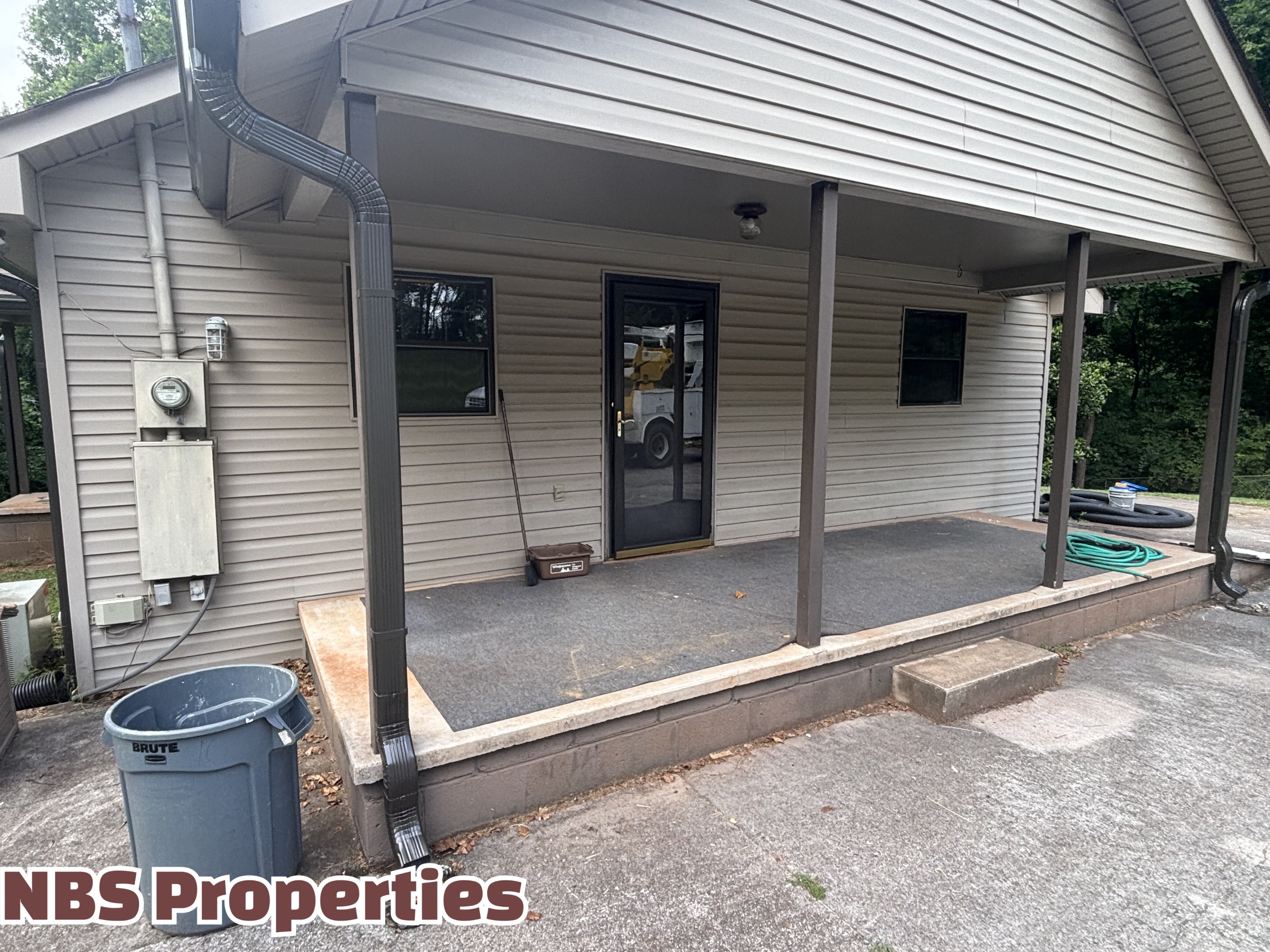 809 Lester Rd.
