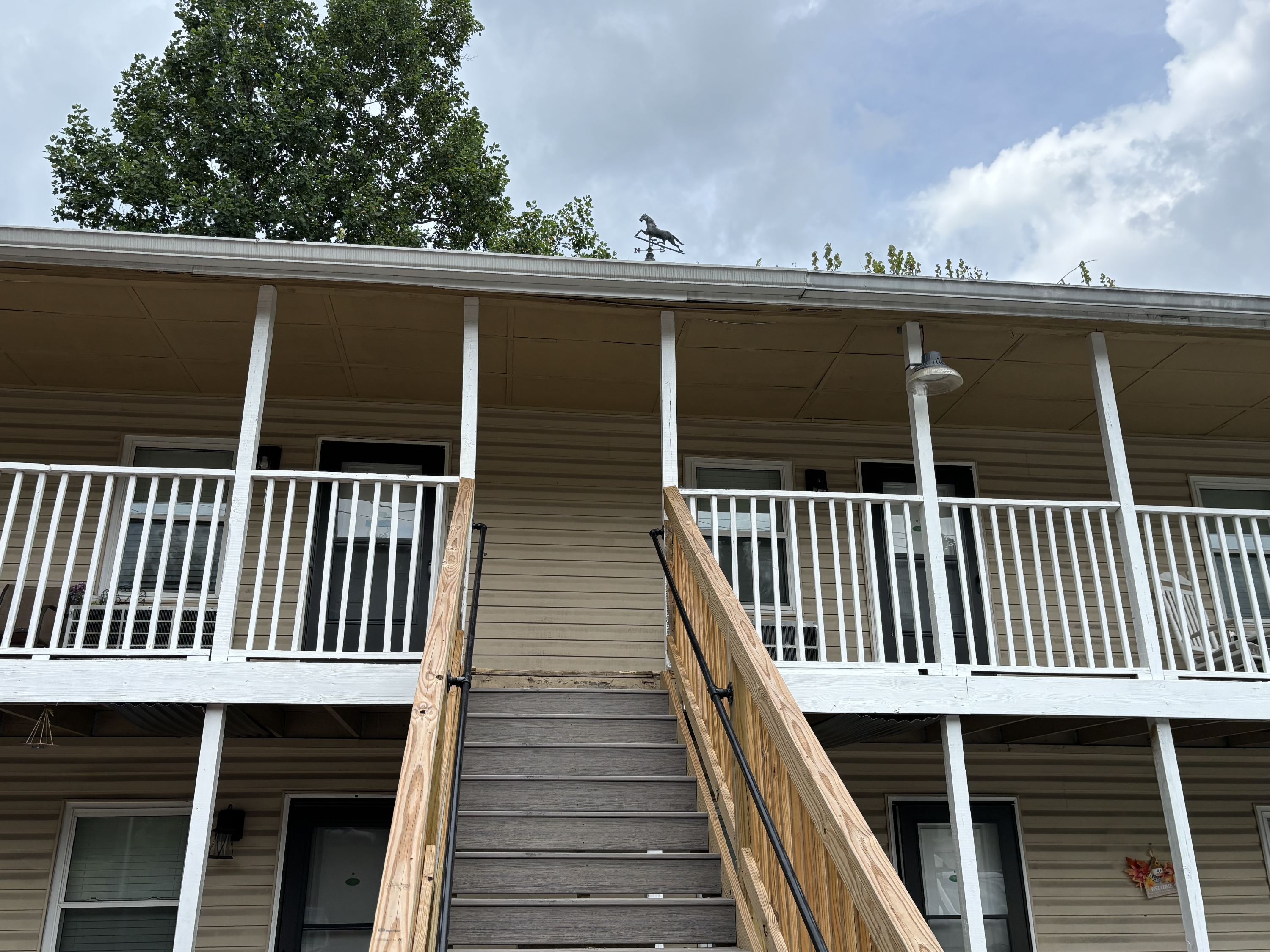 867 North Gallaher View Road Northwest